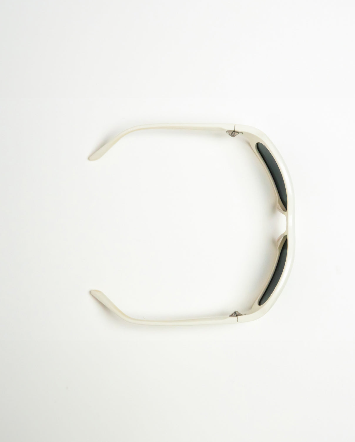 GUMI ONE - White / Black