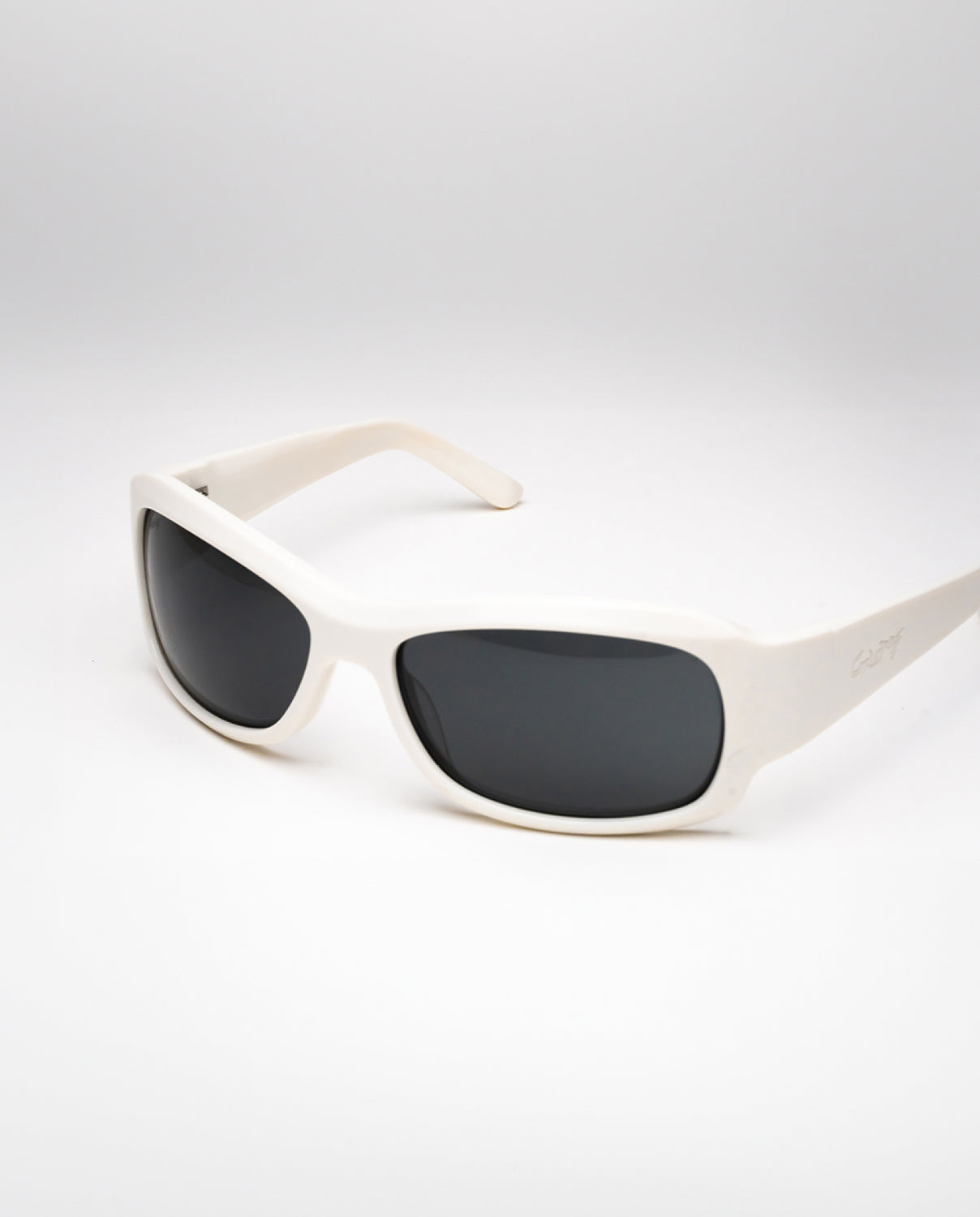 GUMI ONE - White / Black